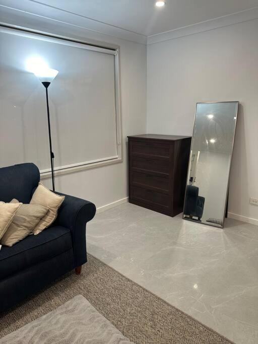 Comfort, Cosy Affordable And New Relaxing House-3 Bedrooms - 3 Queen Beds -Excellent Place That Suitable For Everyone Apartment *