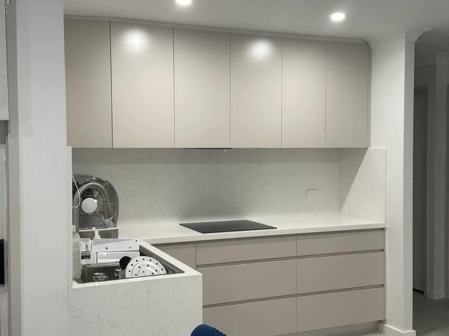 Comfort, Cosy Affordable And New Relaxing House-3 Bedrooms - 3 Queen Beds -Excellent Place That Suitable For Everyone Apartment *